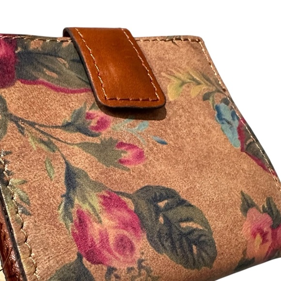 Patricia Nash Astra Wallet P1663149X Vintage Victorian Garden RFID, NWT - Picture 4 of 12